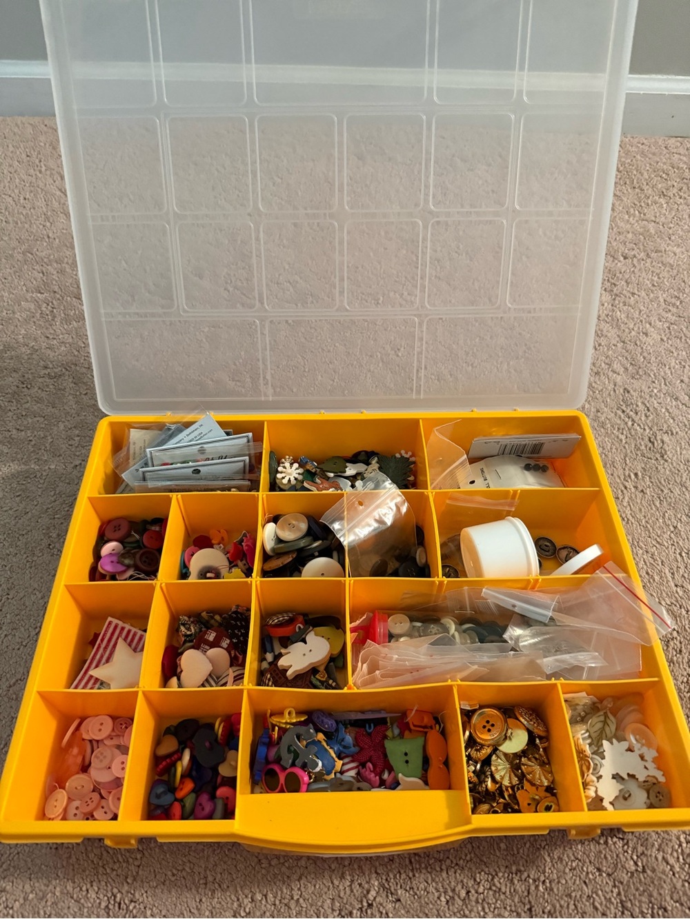 Lot of 500+ Assorted Buttons | Arts & Crafts Supplies
